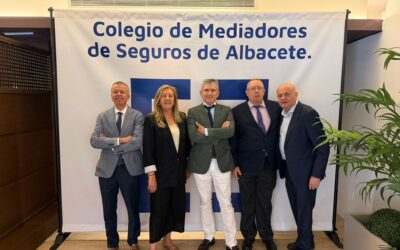 Presidente y miembros de la Junta de Gobierno en acto del Día de la Patrona del Colegio de Albacete